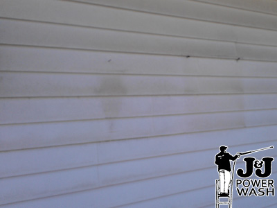 Pressure Washing Aluminum Siding