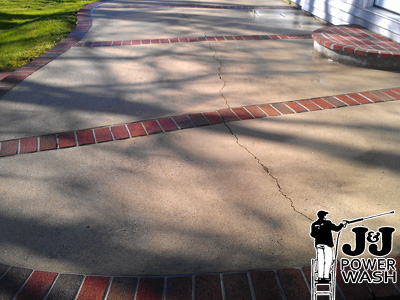 Pressure Washing a Concrete and Brick Patio Pressure Washing a Concrete and Brick Patio