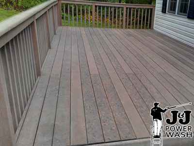 Composite Deck Powrwashing