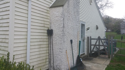 Stucco & Vinyl Before